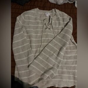 Olive & Oak womens crea
 and White Striped Lace-Up V-Neck Sweater